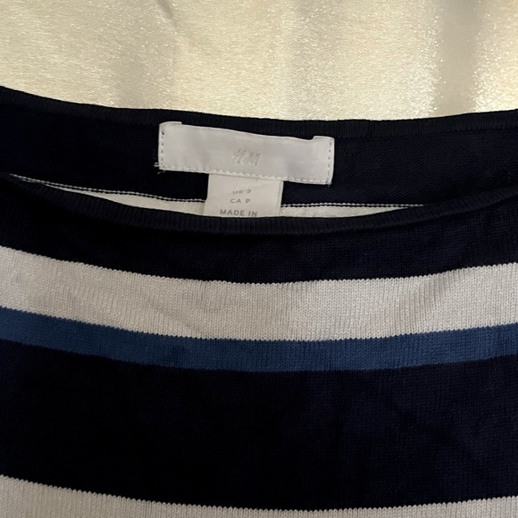 H&M off the shoulder blue and white stripped top - Picture 3 of 3